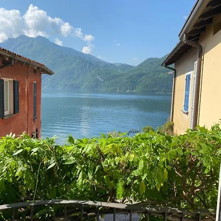 Alexa House Front Apartament