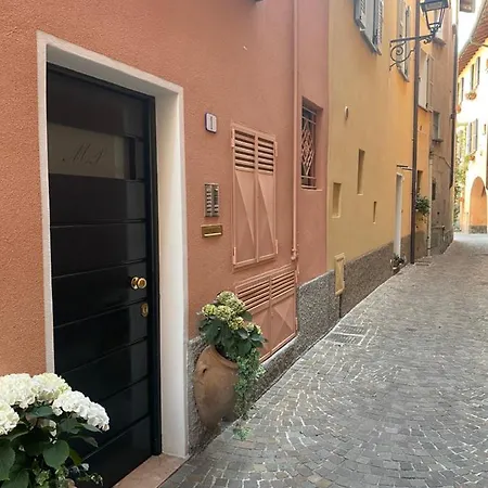 Alexa House Front * Mandello del Lario