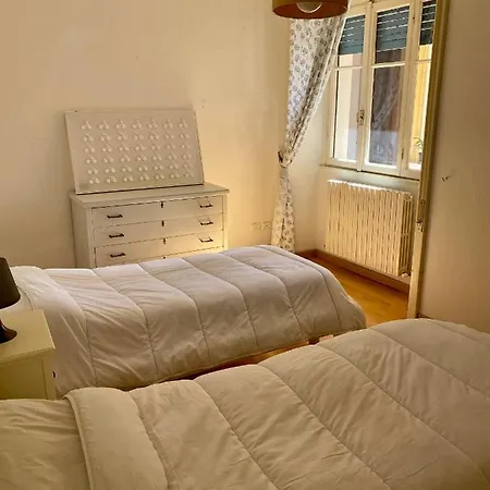 Alexa House Front Apartament *